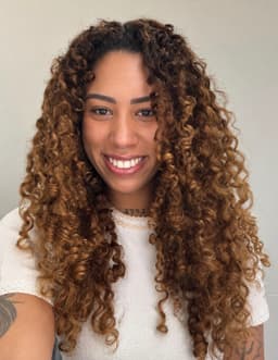 Yara Almeida